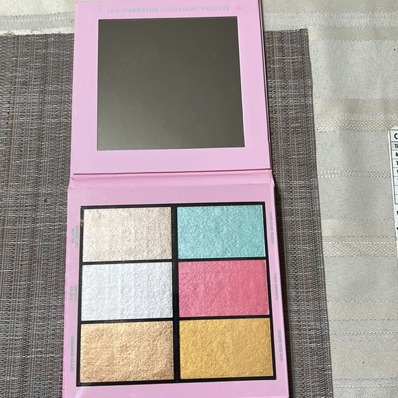 Bite Beauty Lip Primer, Kim Chi Chic Unboring Highlighting palette & more! - Picture 8 of 8